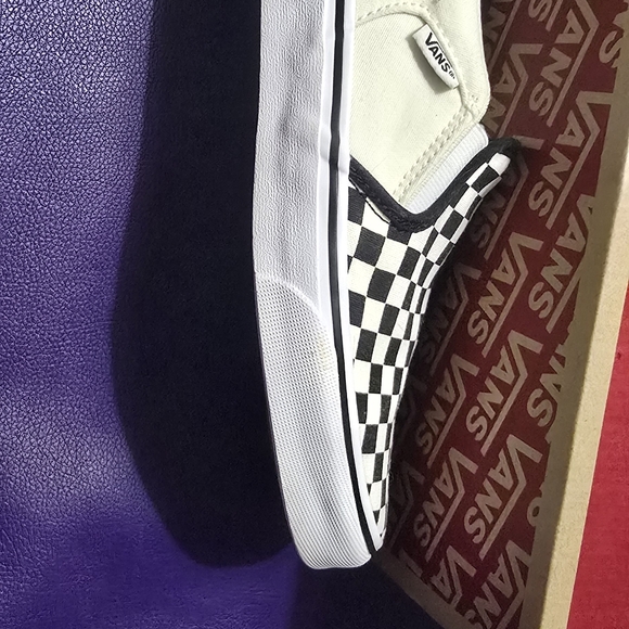 Vans - Picture 7 of 10